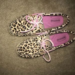 Sperry Loafers with cheetah and pink details